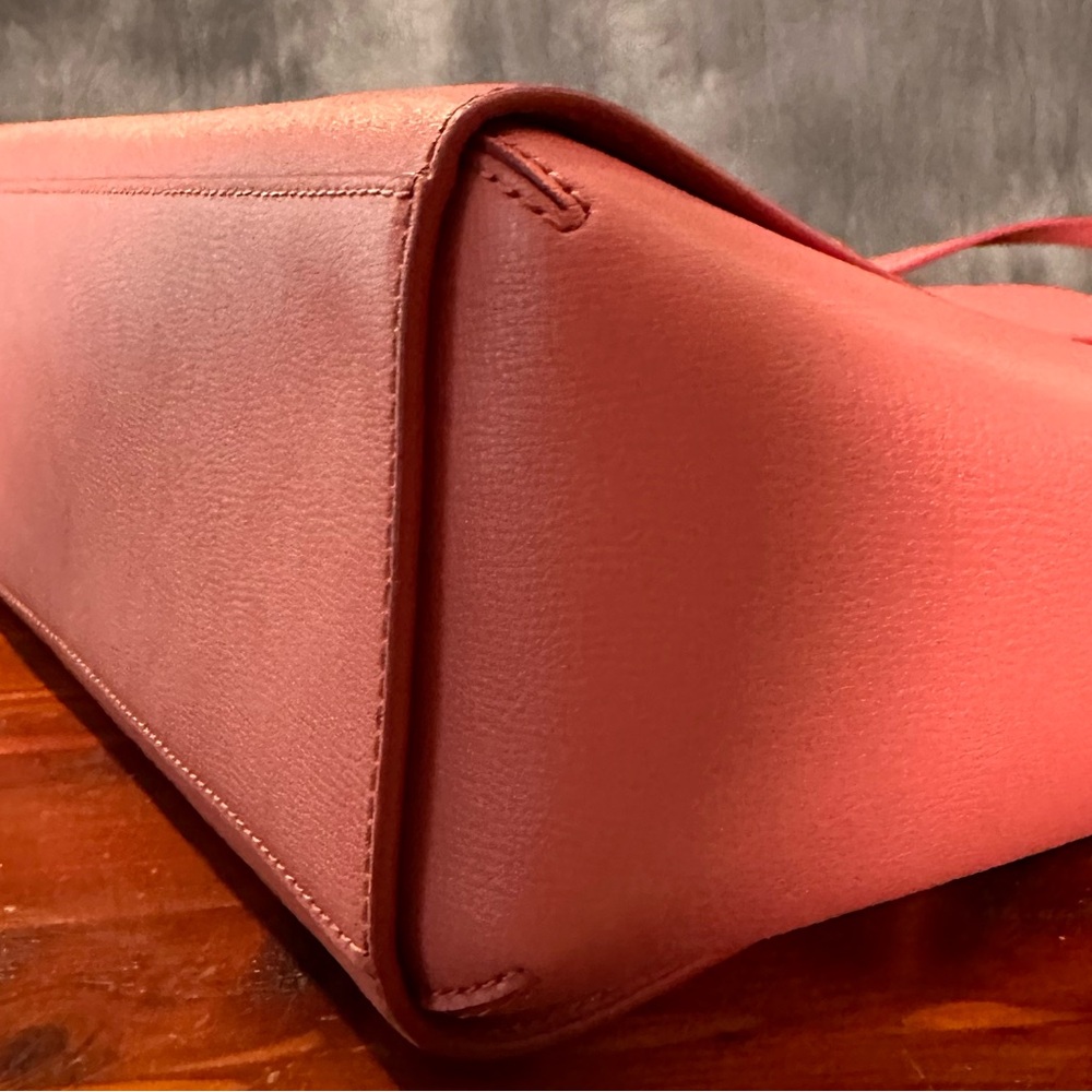 Marc Jacobs Coral Leather Tote Bag - Picture 15 of 16
